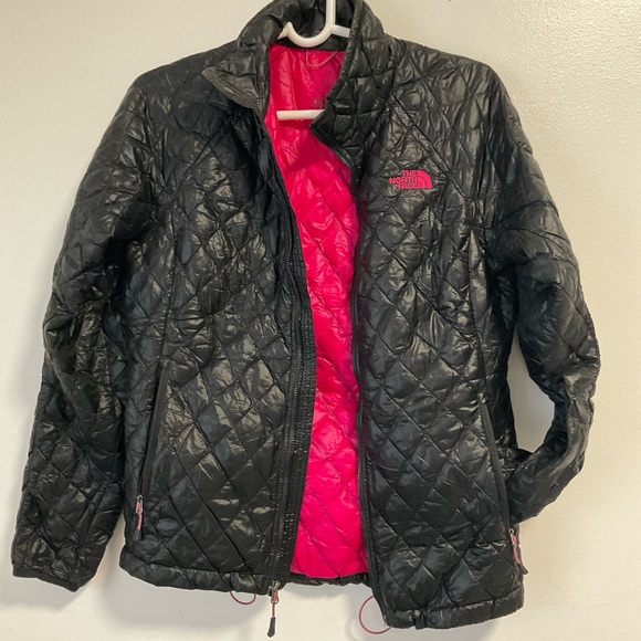 The North Face Women’s Quilted Insulated Jacket Black Pink Logo Size S - Picture 3 of 8